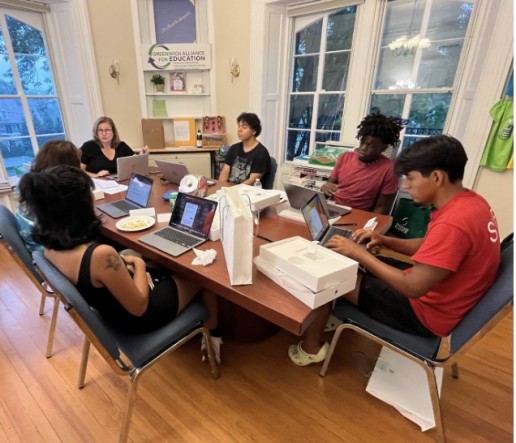picture of students in digital citizenship course