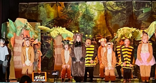New Lebanon students acting in Finding Nemo Kids play